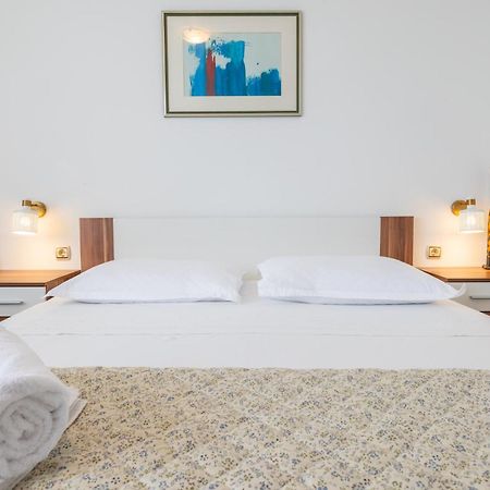 Apartment Laura On The First Floor Μακάρσκα Εξωτερικό φωτογραφία