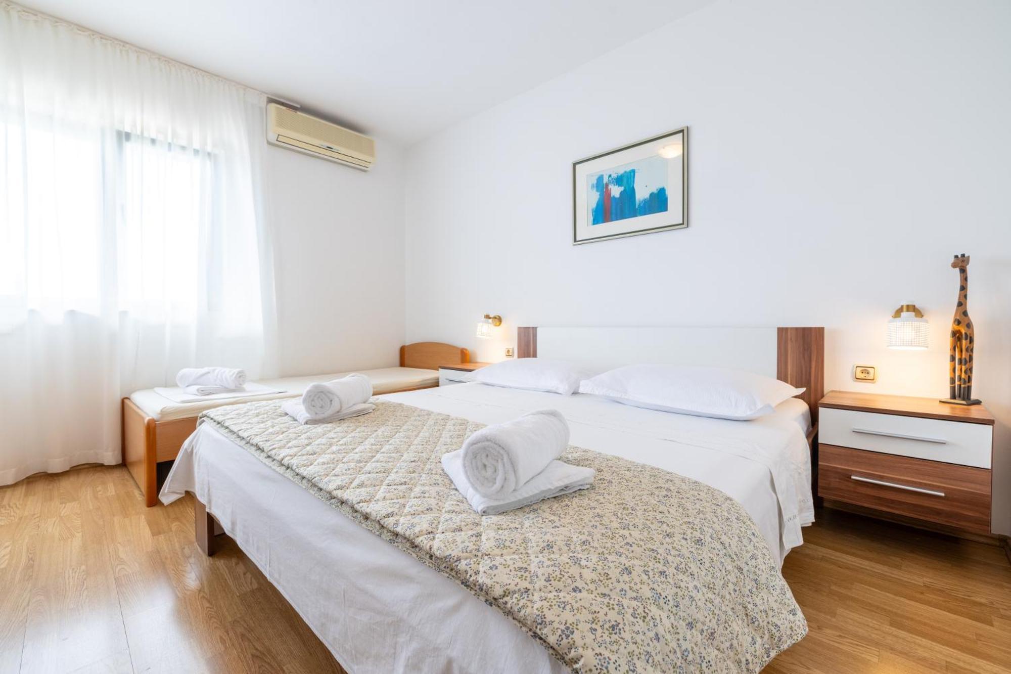 Apartment Laura On The First Floor Μακάρσκα Εξωτερικό φωτογραφία