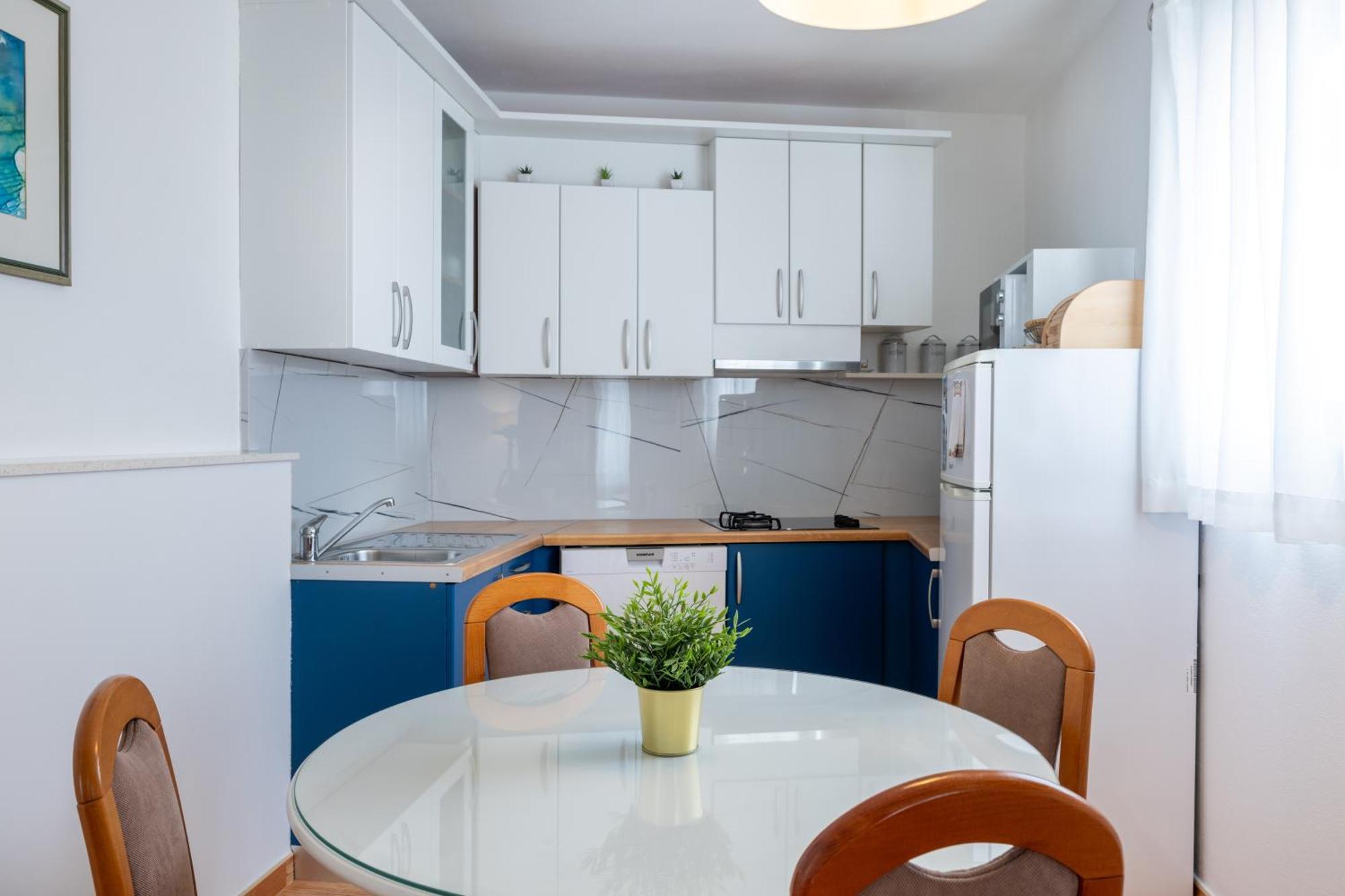 Apartment Laura On The First Floor Μακάρσκα Εξωτερικό φωτογραφία