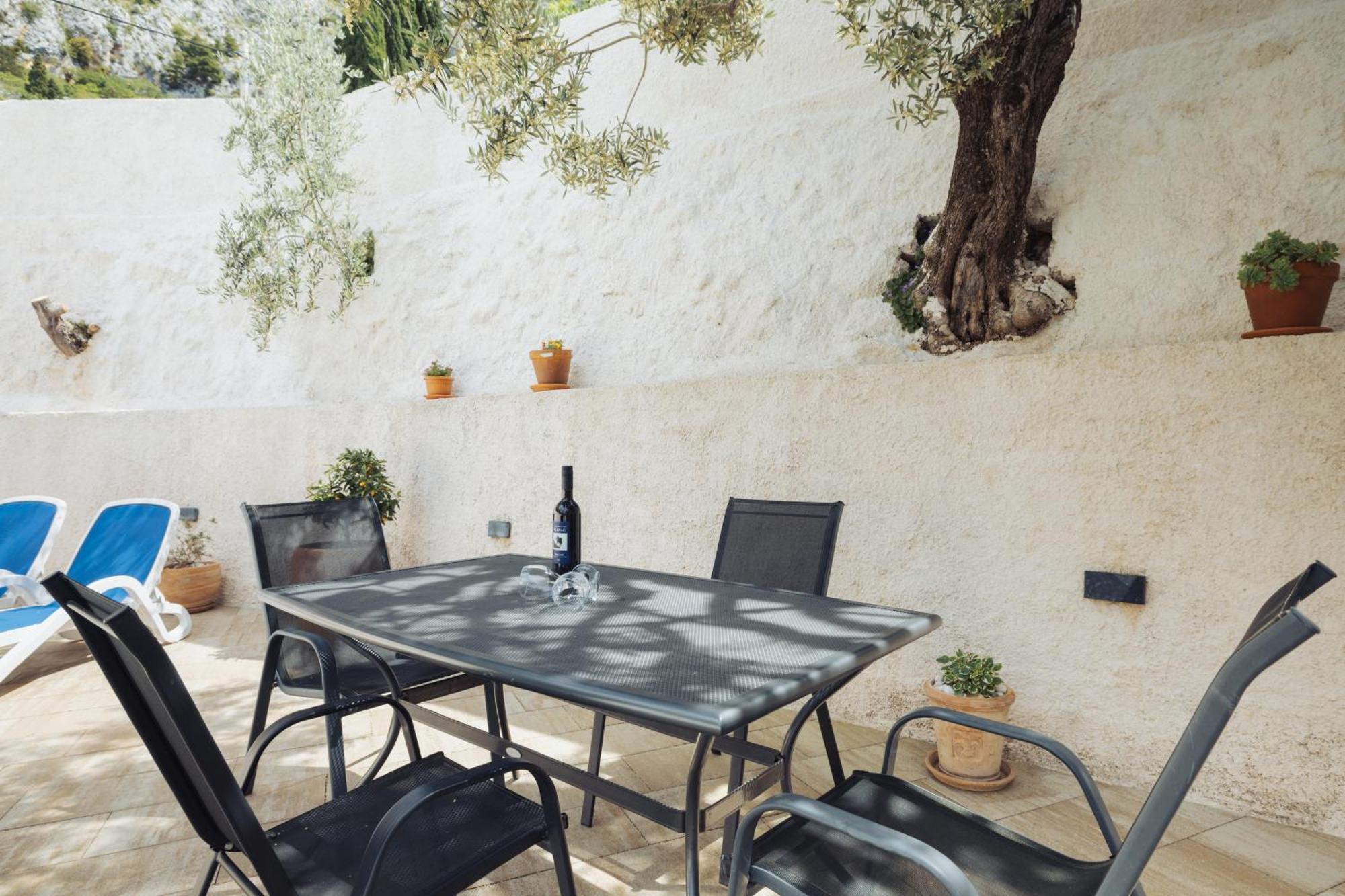 Apartment Laura On The First Floor Μακάρσκα Εξωτερικό φωτογραφία